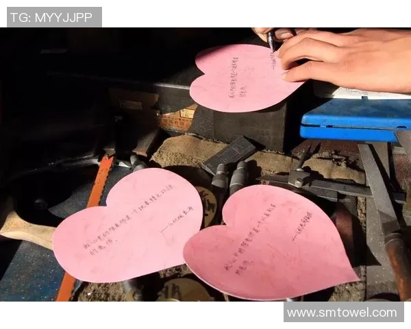 羽毛球场上的追梦旅程：杨静的坚持与成长故事